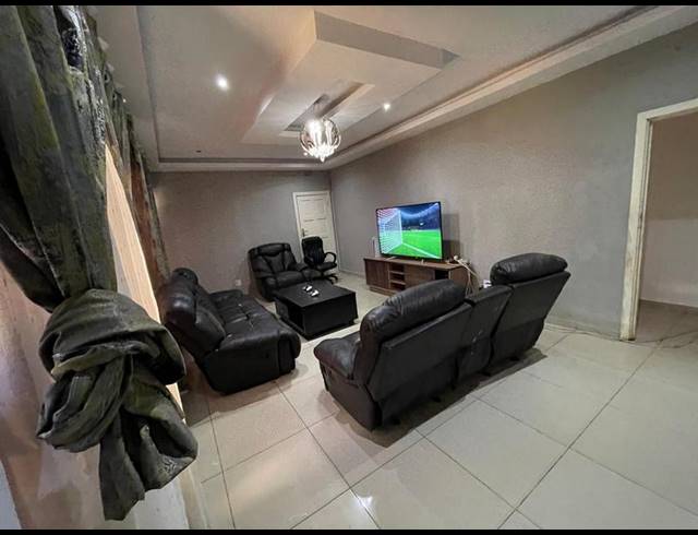 3 BEDROOM HOUSE FOR SALE IN PRIMROSE HILL